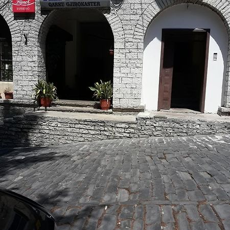 Tina'S Apartment Gjirokaster Exterior photo