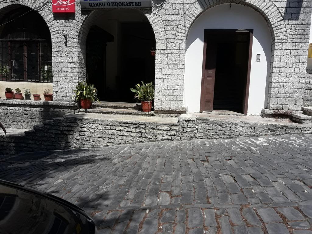 Tina'S Apartment Gjirokaster Exterior photo